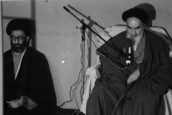 تنفیذ اولین دوره ریاست جمهوری مقام معظم رهبری+تصاویر