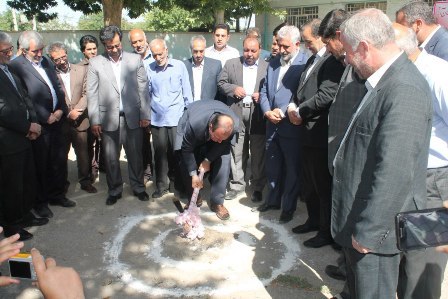 کلنگ زنی 3 واحد آموزشی بنیاد برکت در شهرستان نهاوند