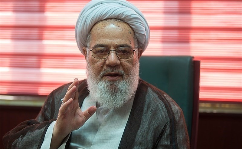 تخریب‌ نهادهای انقلابی فتنه جدید است/مردم و مسئولان هشیار باشند