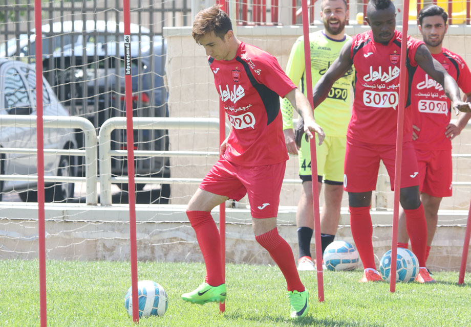 تمرین نفس گیر پرسپولیسی ها/ غیبت مدافع ملی پوش در تمرین