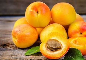 زردآلو میوه قلب