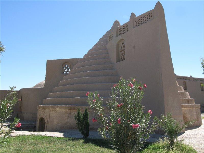 یخدان سنتی راور یادگاری از تاریخ