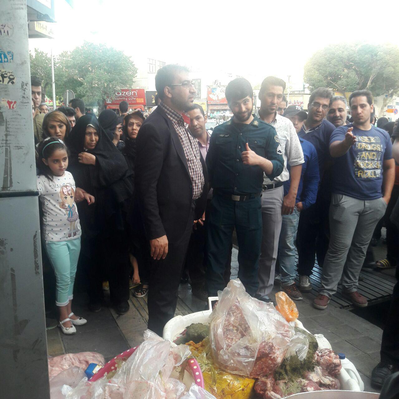 فوری///کشف 500 کیلو گوشت فاسد از یک کبابی در پایتخت فوری///کشف 500 کیلو گوشت فاسد از یک کبابی در پایتخت
