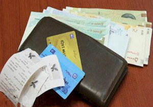 پليس وظيفه شناس اصفهانی كيف ميليونی را به صاحب اش برگرداند