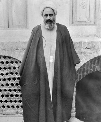 علامه امینی باید الگوی طلاب باشد
