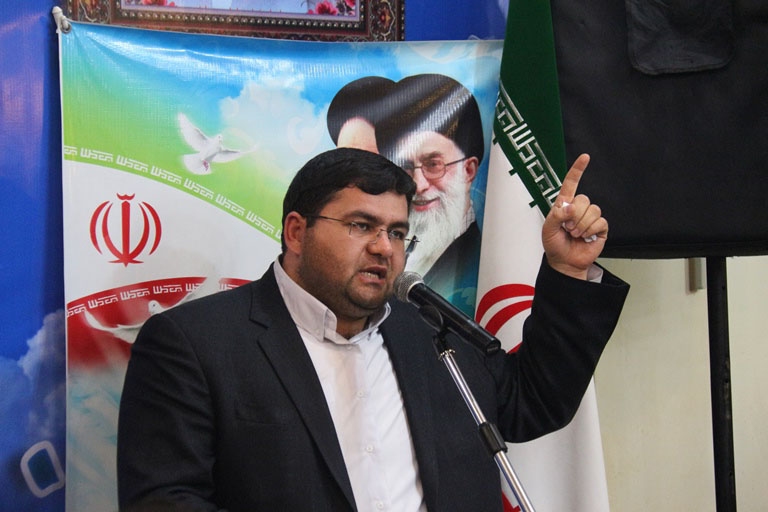 دریاچه ارومیه در شرایط اسفناک قرار دارد/دولتمردان برای نجات این دریاچه آستین همت بالا بزنند