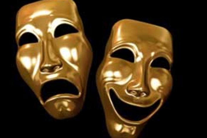 من و مادربزرگه در همدان به روی صحنه می&zwnj;رود
