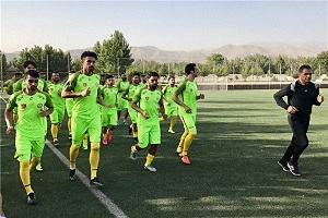 تمرینات آماده سازی نفت تهران برای حضور در لیگ هفدهم + فیلم