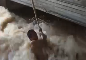 لحظات نفس گیر جدال مرد چینی با مرگ