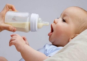 عوارض شیر خشک برای نوزاد