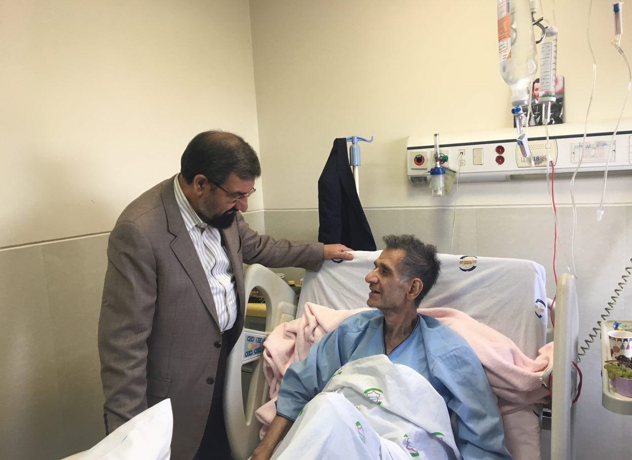 عیادت دبیر مجمع تشخیص مصلحت نظام از حبیب الله کاسه&zwnj;ساز