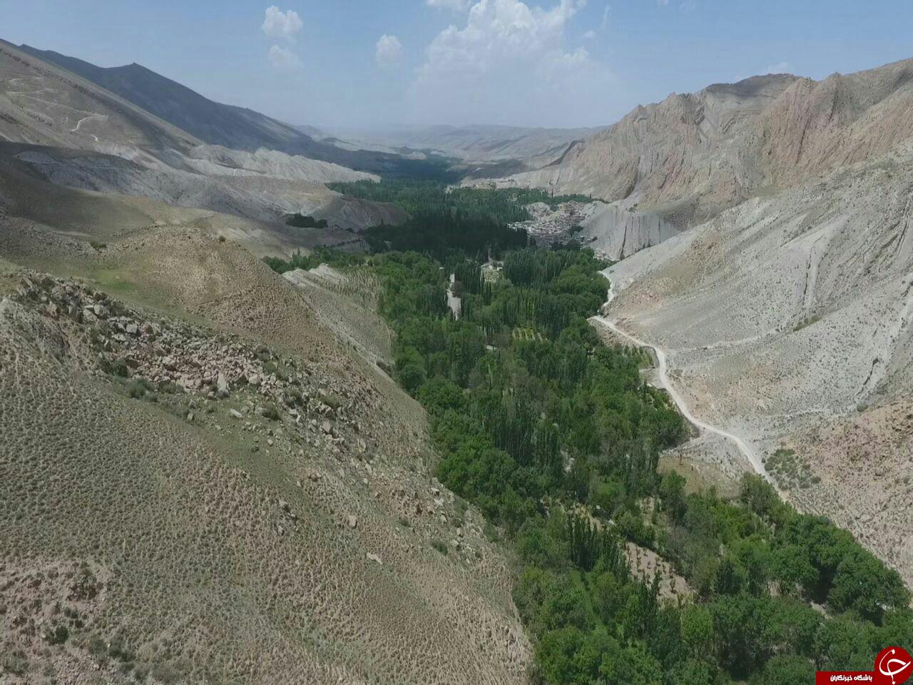 طبیعت سرسبز با کوه&zwnj;های سر به فلک کشیده در روستای &laquo;یدک&raquo; + تصاویر