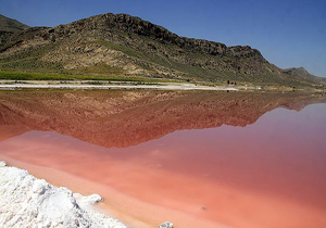 از گرمای هوا تا سرخ شدن دریاچه مهارلو