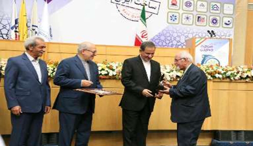 معرفی مدیرعامل کارخانه فروآلیاژ ازنا به عنوان پیشکسوت برتر صنعتی کشور