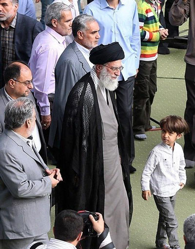 رهبری و نوه &zwnj;شان