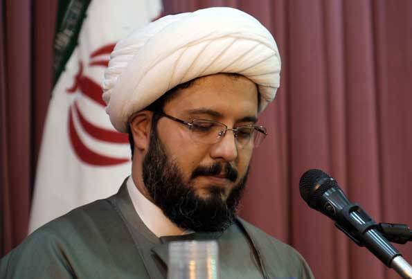 خبر شبب***متن خوب ویژگی نمایش &laquo;از پشت پلک&zwnj;های نیمه&zwnj;باز&raquo; است
