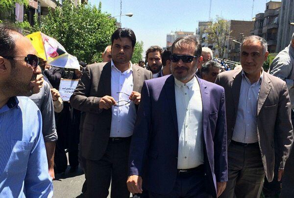 شمخانی: حضور گسترده مردم مکمل پاسخ کوبنده موشکی به تحرکات تروریستی است