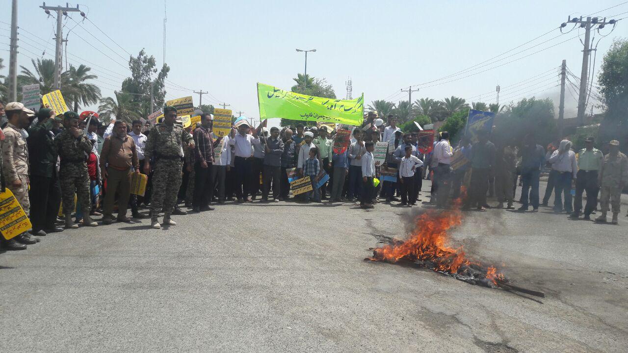 گرمای هوا مانع راهپیمایان جنوب کرمان نشد