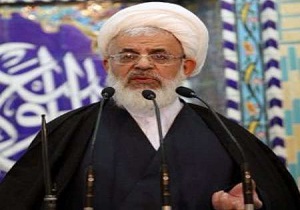 مسئولان در همه عرصه ها مواظب توطئه های دشمنان باشند