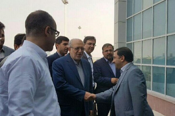 وزیر صنعت، معدن و تجارت وارد عسلویه شد