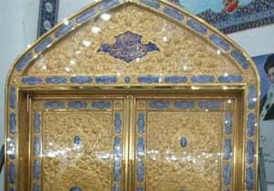 درب حرم مطهر امامین عسگریین (ع) وارد بروجرد می‌شود