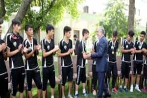 عبدالله عبدالله  با تیم ملی فوتبال نوجوانان افغانستان دیدار کرد
