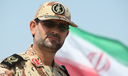 دریادار تنگسیری از پایگاه دریایی امام علی(ع) ندسا بازدید کرد