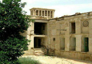 مرمت ۳ یادمان تاریخی در لار