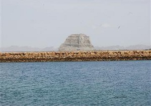 آماده سازی قلعه تاریخی کوه مبارک جاسک برای بازدید گردشگران