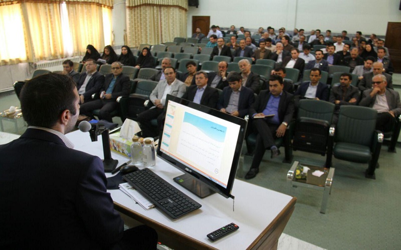 ایجاد تالار معاملات کارگزاری های فعال در بورس کمک به توسعه اقتصادی اردبیل است