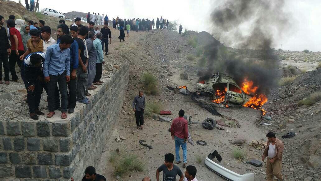 4کشته و زخمی براثر واژگونی خودرو در محور جیرفت -دلفارد