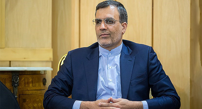 حضور جابری انصاری بر مزار شهید شمس الدین نایینی