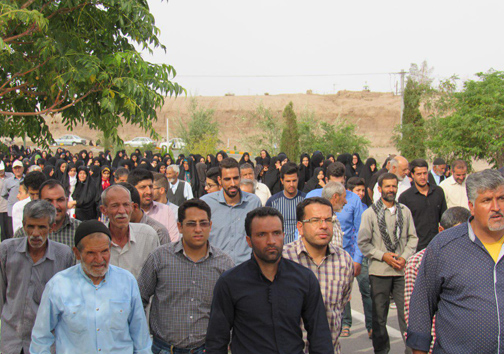 تشییع پیکر 10 شهید گمنام در بافران نائین