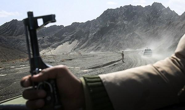 تیر اندازی تروریست ها به مرز سراوان از داخل خاک پاکستان / هلاکت و زخمی شدن سه تروریست در اقدام متقابل رزمندگان اسلام