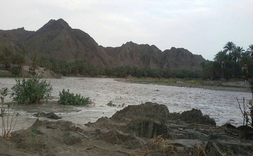 جاری شدن سیل در رودخانه سرباز + فیلم