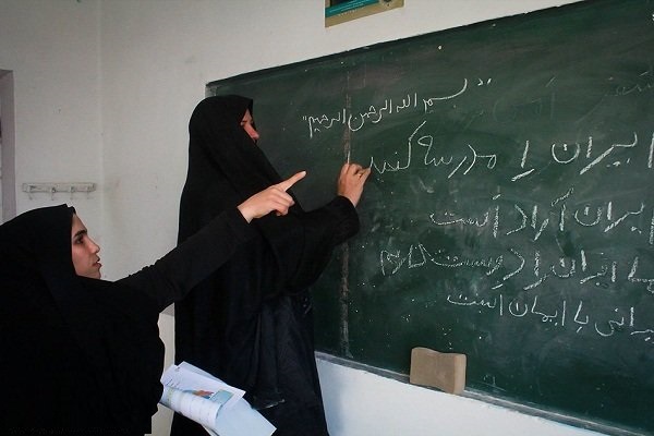 دانش&zwnj;آموزان در تابستان اعضای خانواده خود را باسواد کنند