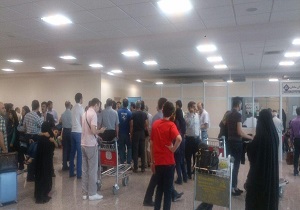 تاخیر پرواز هواپیمای تهران یزد یک ساعت و نیم مسافران را سرگردان کرد