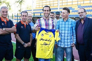 جدایی کریمی کلید خورد/ جادوگر با لباس شخصی در تمرین نفت