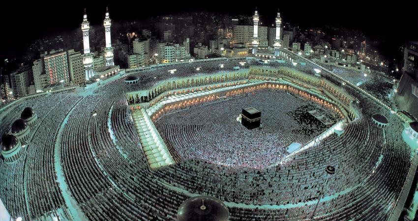 تزریق واکسن مننژیت در شعب جمعیت هلال احمر کرمان