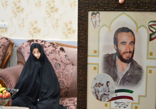 دیدار مادر شهید خرازی با شهید زنده لرستانی