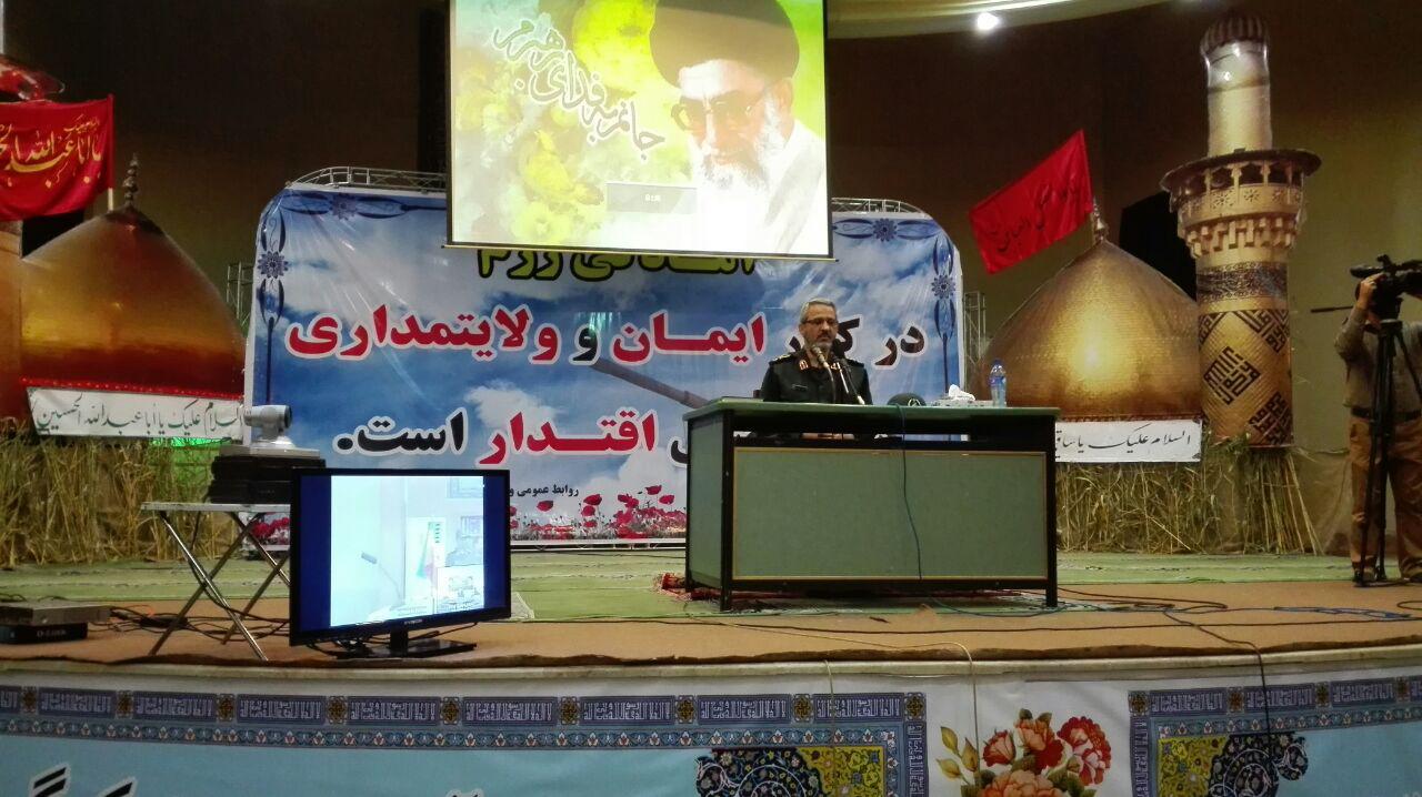 دشمن ما جز به دست بر داشتن از انقلاب و ولایت فقیه راضی نمی&zwnj;&zwnj;شود