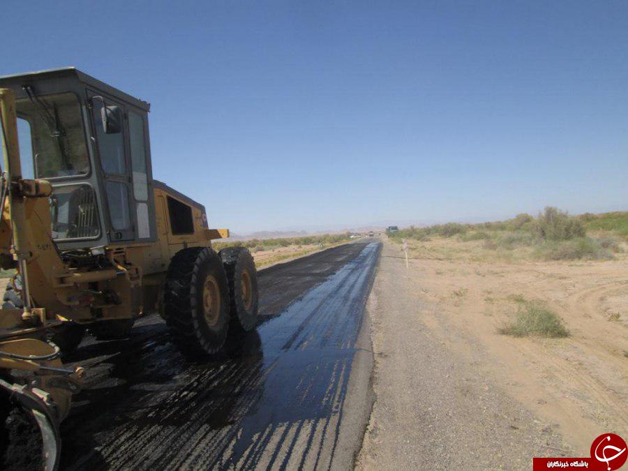 اجرای ماسه آسفالت مقطعی در محور گناباد – جنگل (رشتخوار)