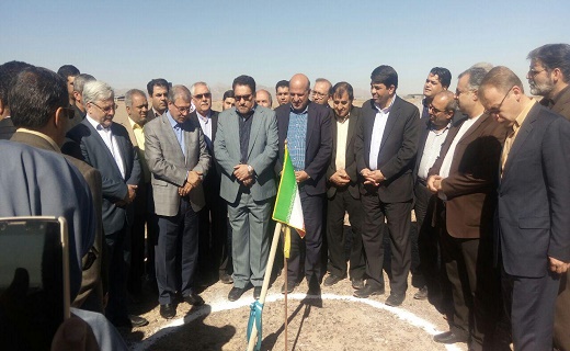 آغاز عملیات اجرایی احداث نیروگاه خورشیدی 10 مگاواتی اردکان