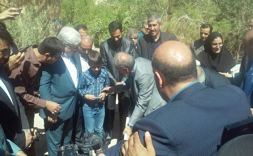 کلنگ زنی طرح توسعه پلی ککنیک تخصصی شهرستان اردکان