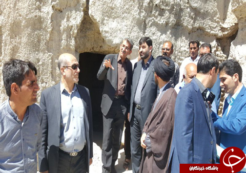 بازدید معاون امور حقوقی مجلس از ظرفیت های تاریخی شهر ایزدخواست