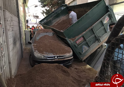 سقوط کامیون کمپرسی حادثه ساز شد