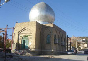 نبود امکانات رفاهی برای زائران در امامزاده عبدالله (ع)