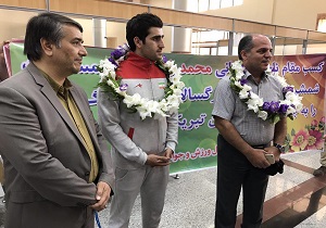 بازگشت شمشيرباز افتخارآفرين يزدی به يزد