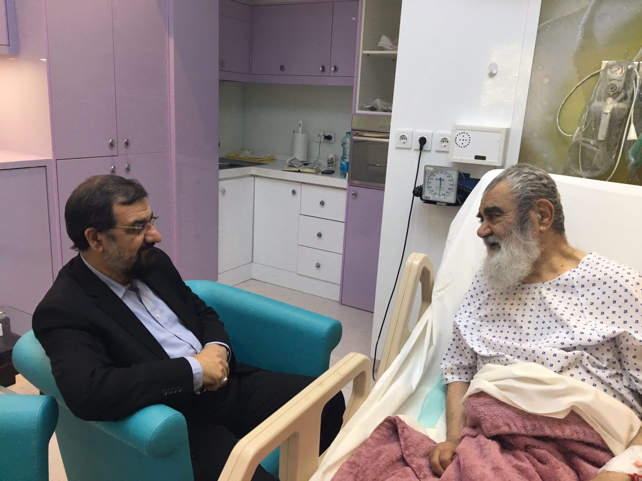 محسن رضایی به عیادت آیت الله مظاهری رفت
