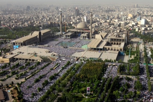 جابجایی رایگان نمازگزاران در روز عید فطر/ اهدای جوایز به سال اولی ها